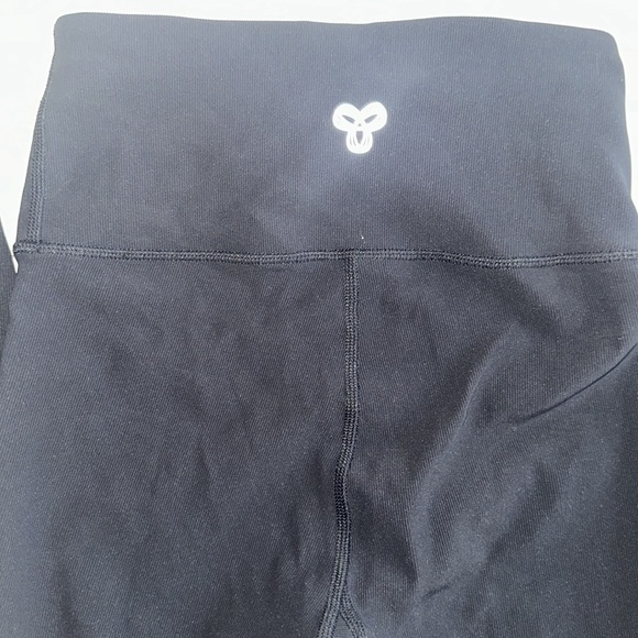 TnaSLICK™ Cheeky Hi-Rise Legging - Picture 7 of 7